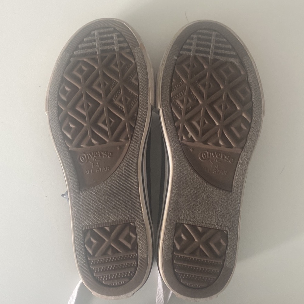 Black low top Converse. - Picture 6 of 6
